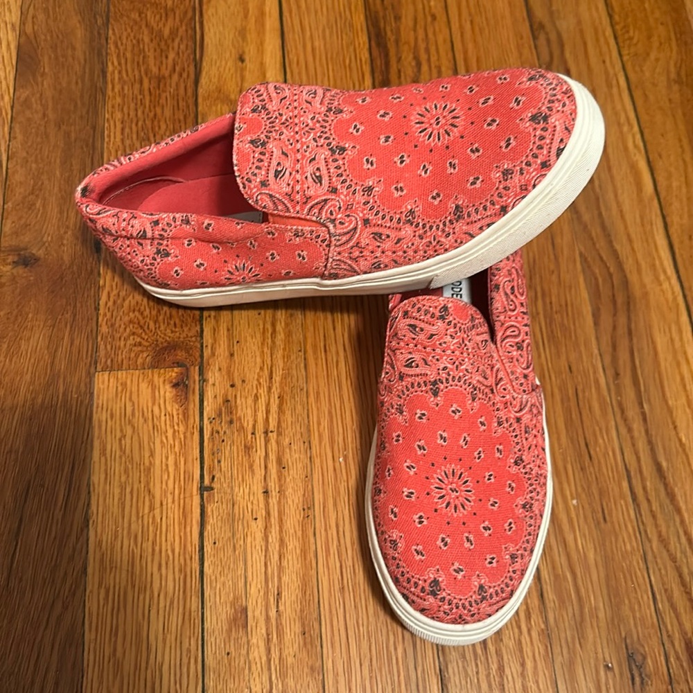 Steve Madden bandana sneakers